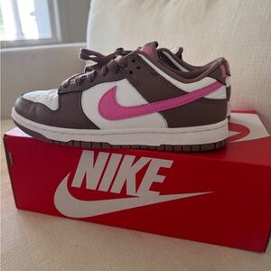 Nike low dunk size 8.5